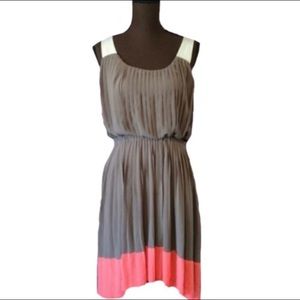 Jessica Simpson flowy pleated high-low dress